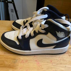 Jordan 1 Mid - obsidian/ white